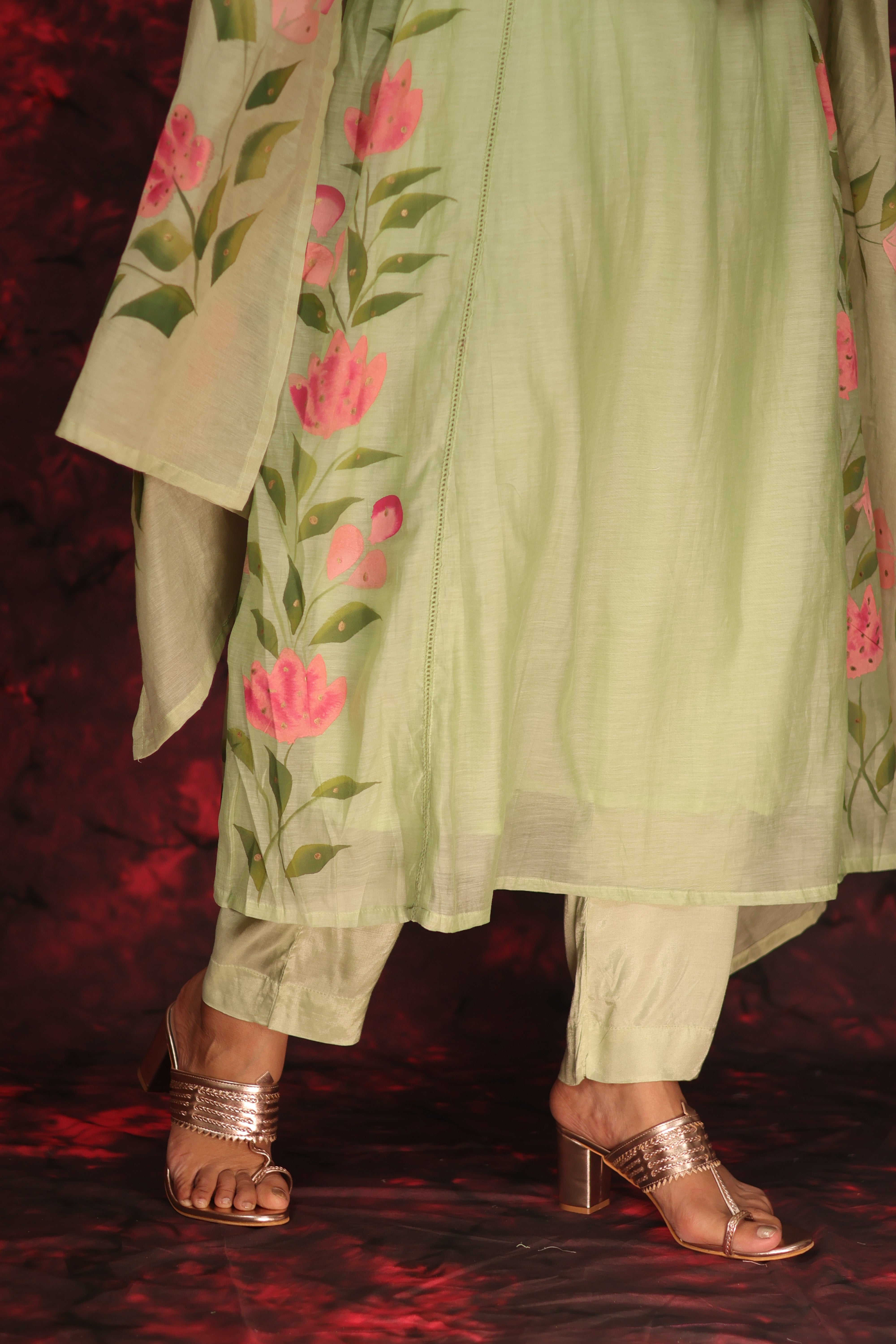 RANGKAARI BLOSSOM THREADWORK MUL CHANDERI SUIT SET