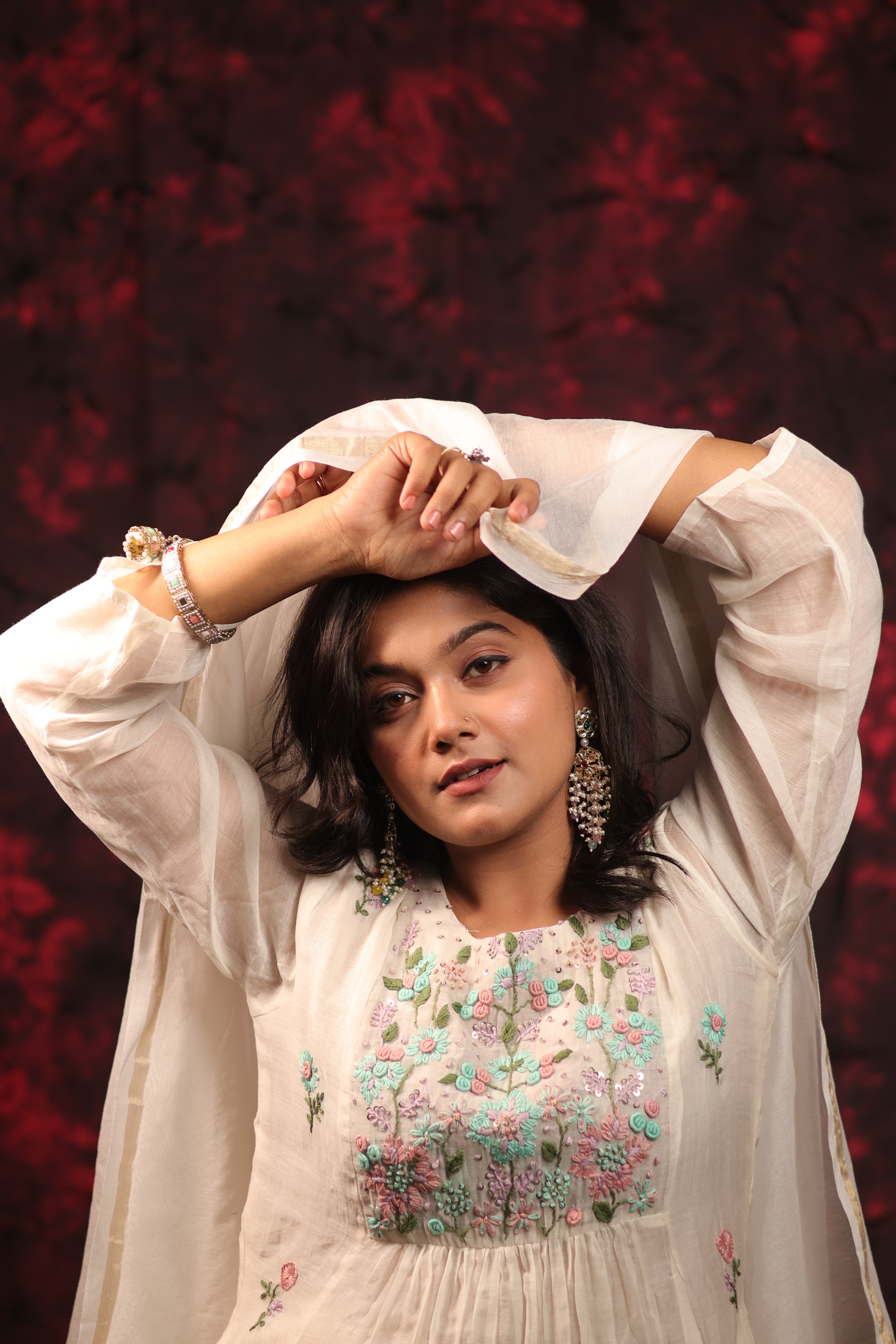 KUSUM IVORY THREAD EMBROIDERED MUL CHANDERI SUIT SET