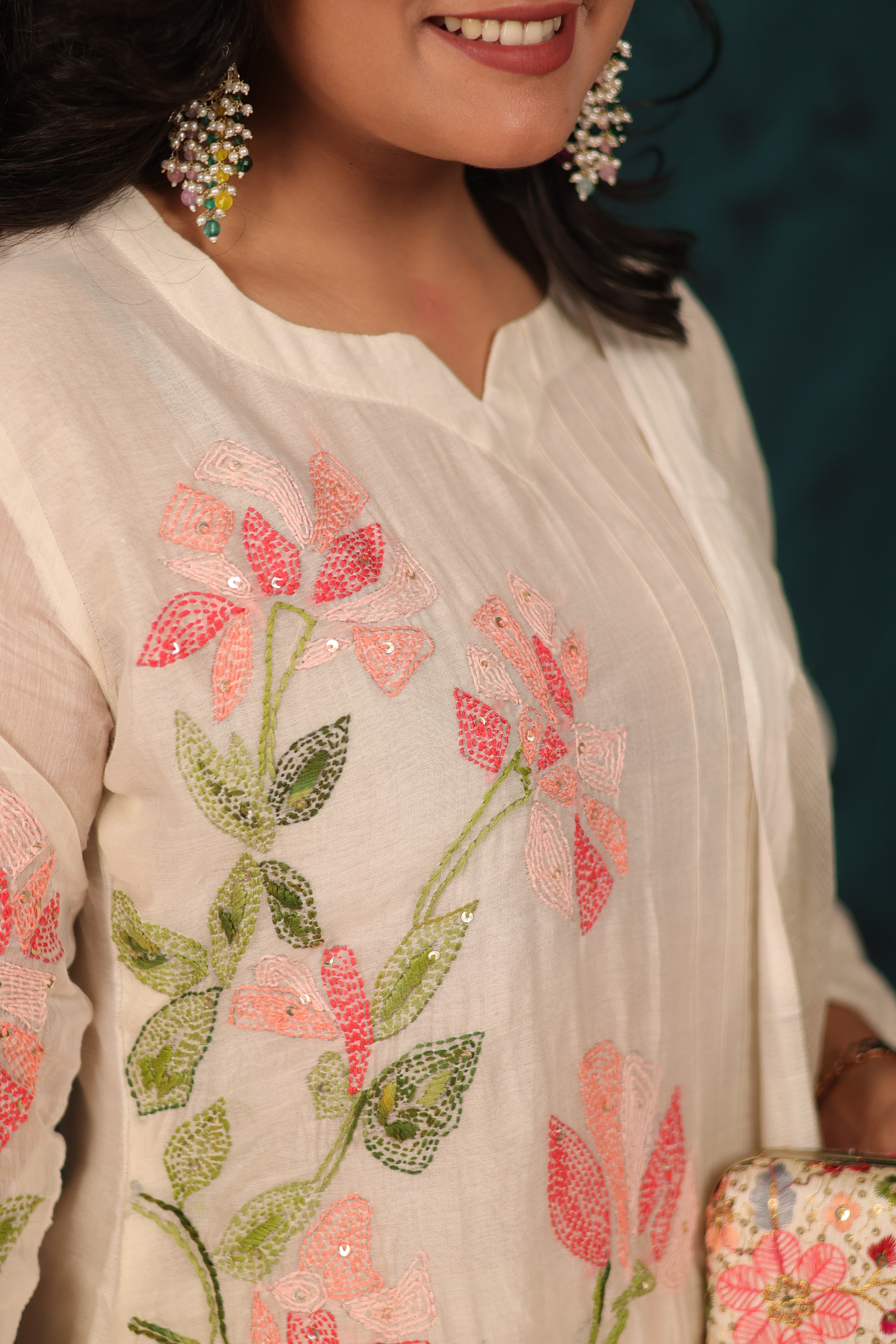 TAANABAANA THREAD EMBROIDERED IVORY MUL CHANDERI SUIT SET