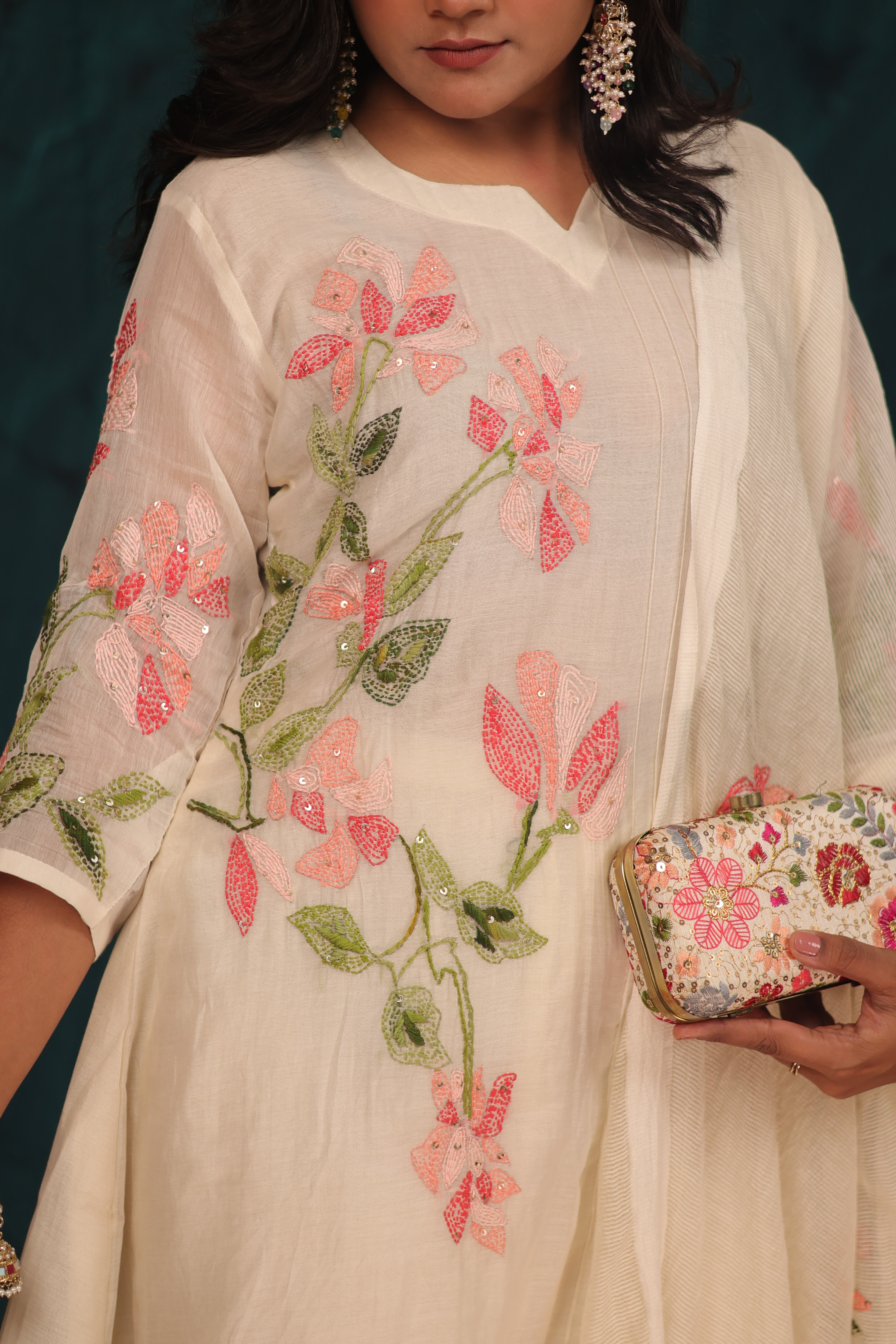 TAANABAANA THREAD EMBROIDERED IVORY MUL CHANDERI SUIT SET
