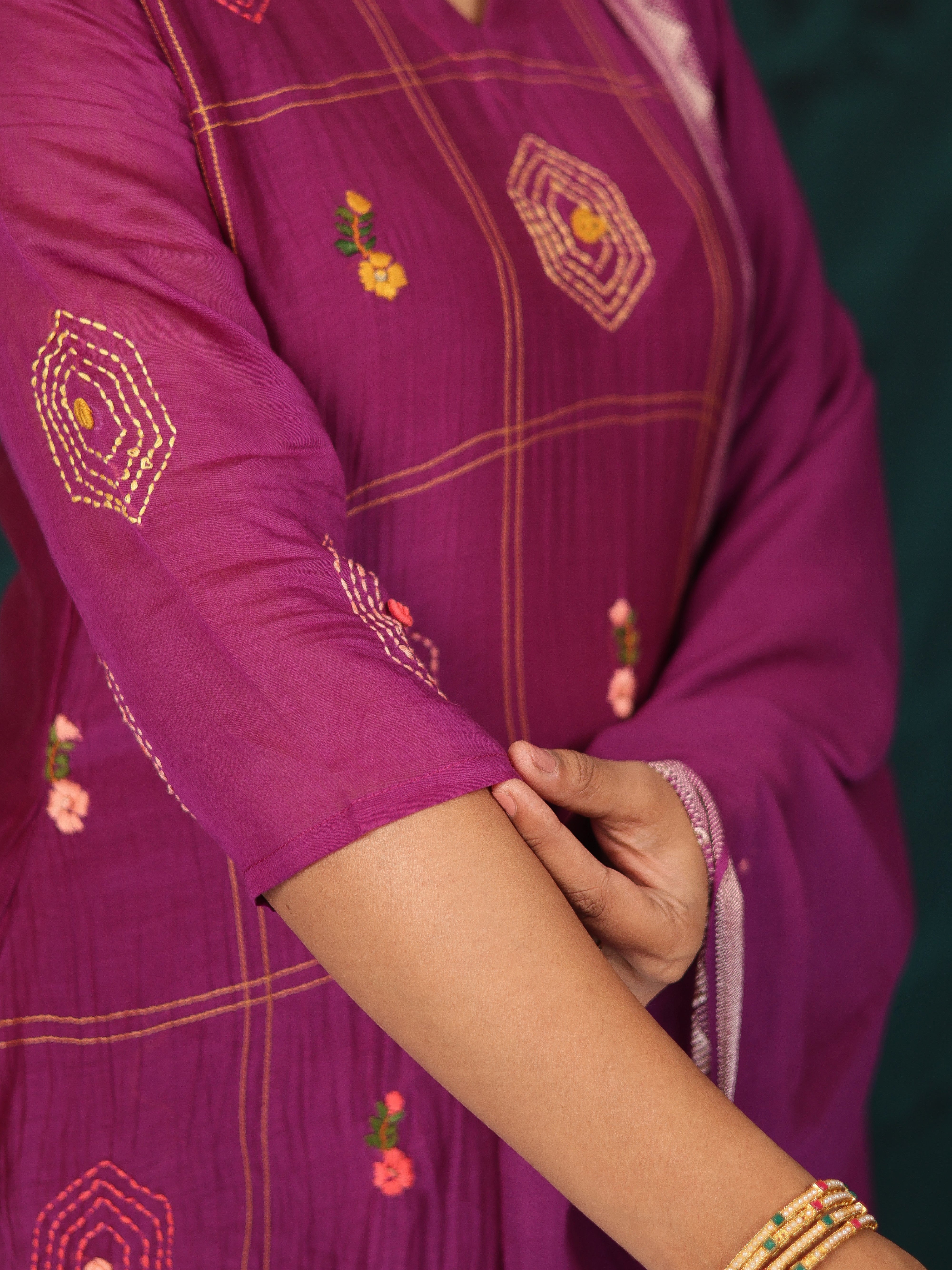TAANA BAANA THREADWORK PURPLE MUL CHANDERI SUIT SET