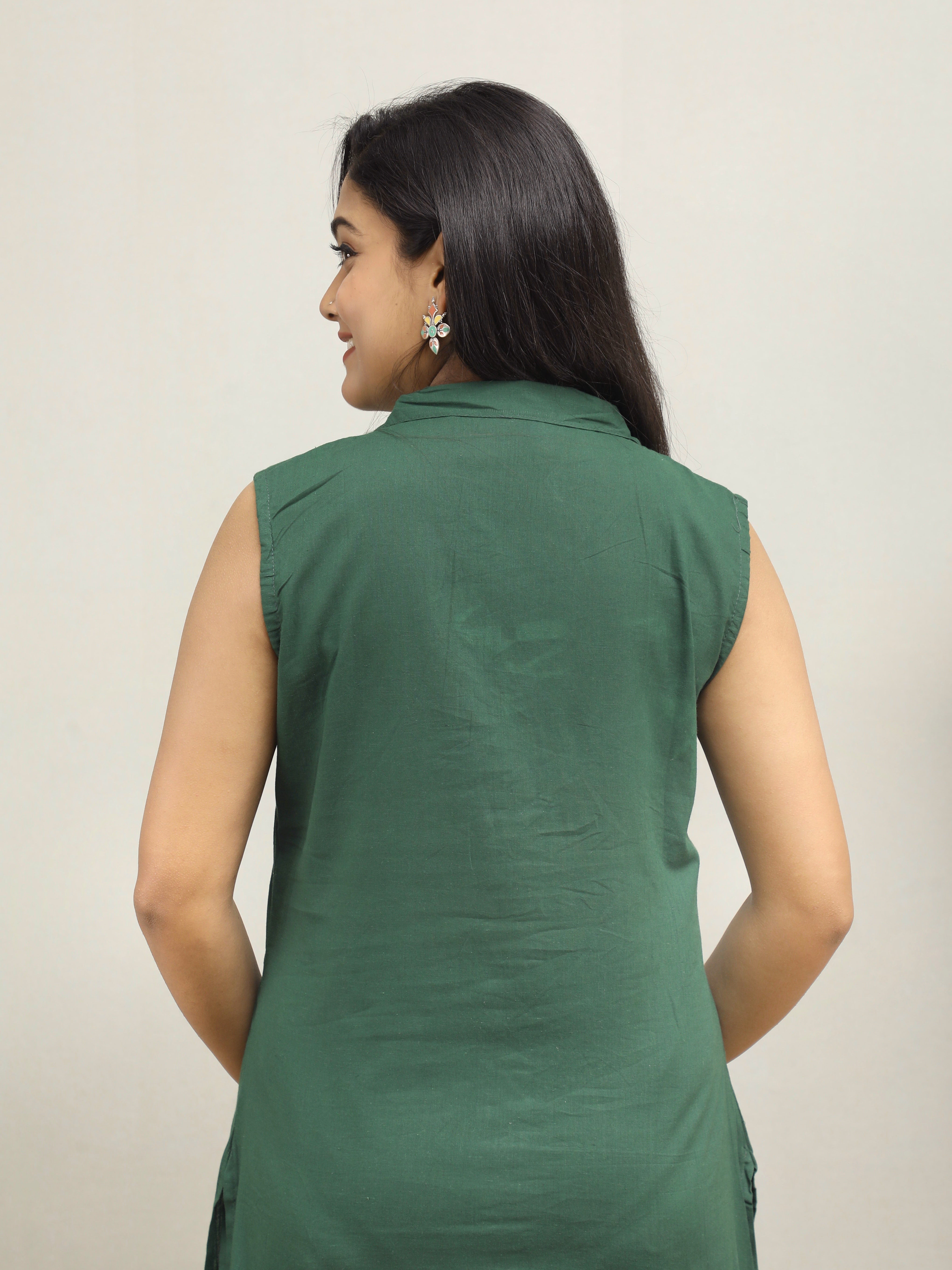 SLEVELESS EMBROIDERED GREEN COTTON KURTA SET