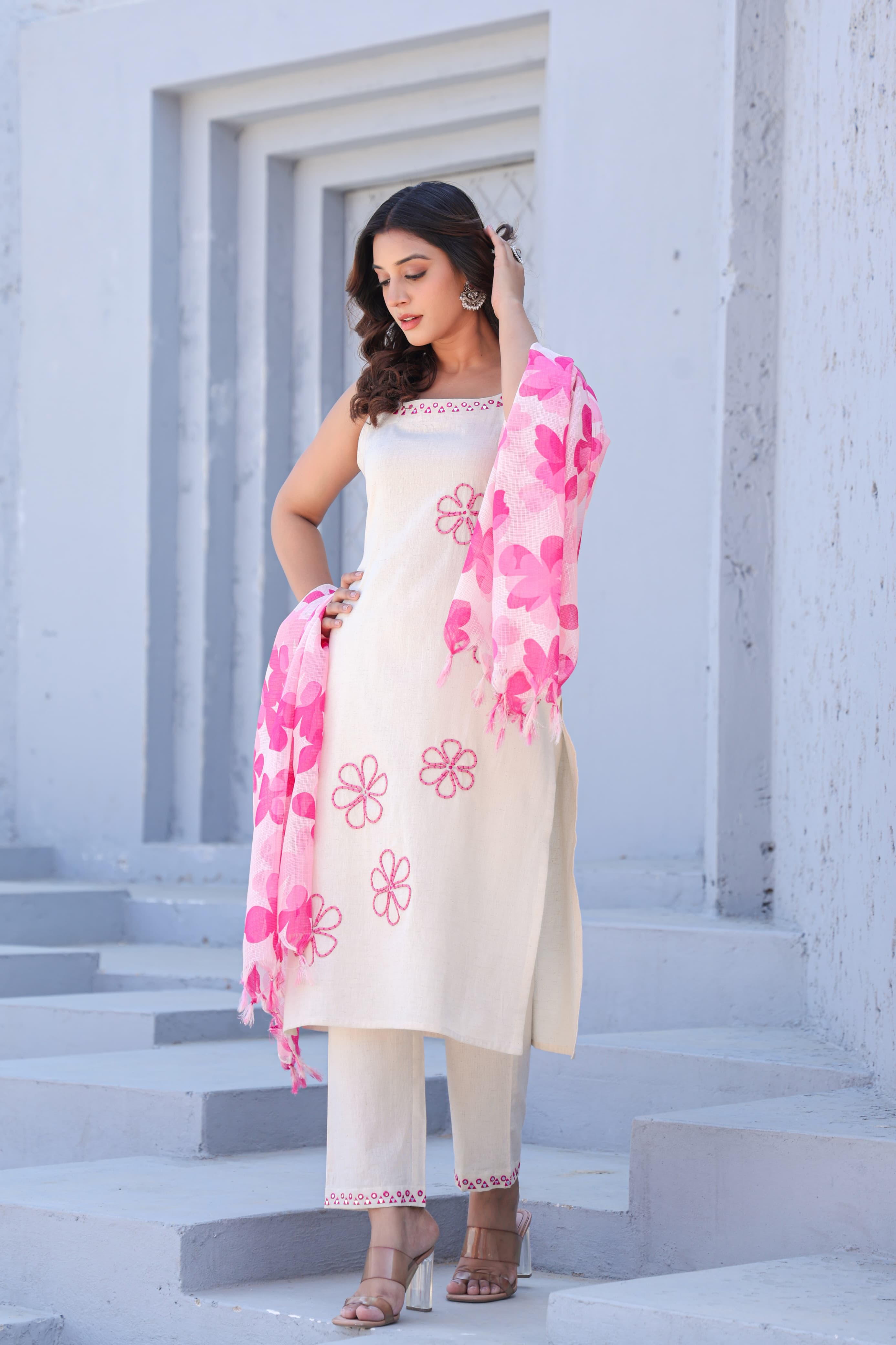 NODDLE STRAP FLORAL PINK WHITE COTTON SUIT SET